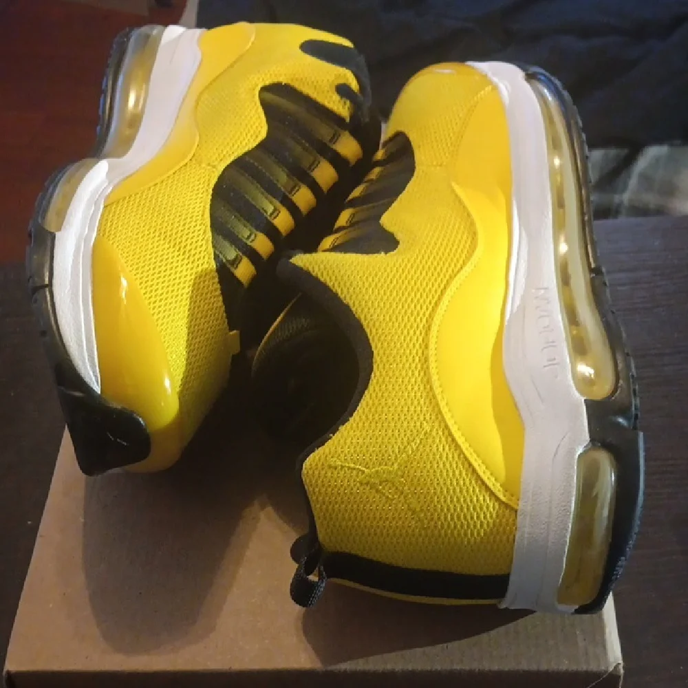 Air Jordan Comfort (CMFT) Rare Air Max 10 (2011) 'Yellow' Men 9.5 W 11 EUC W/BOX